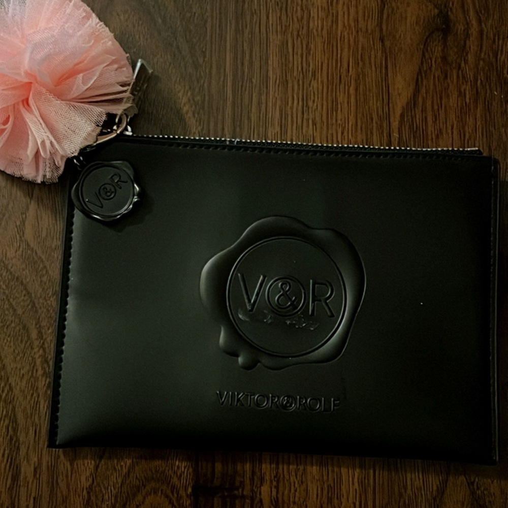 🆕 Viktor‎ & Rolf Sleek Black Clutch